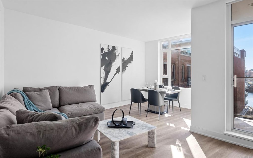 listing image 16044027713808746856