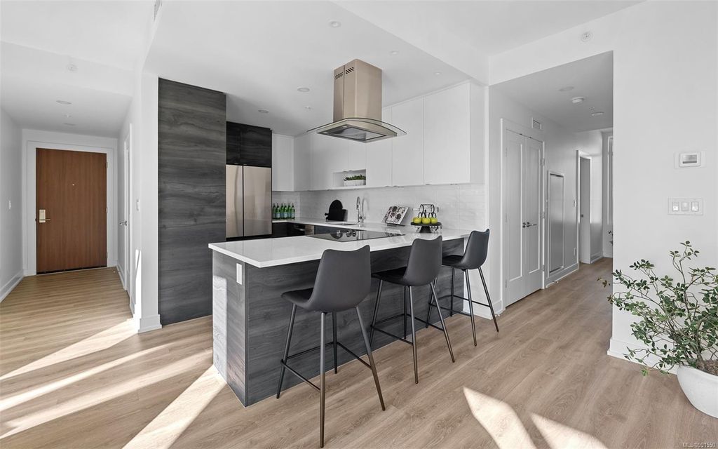 listing image 16040154107442037246