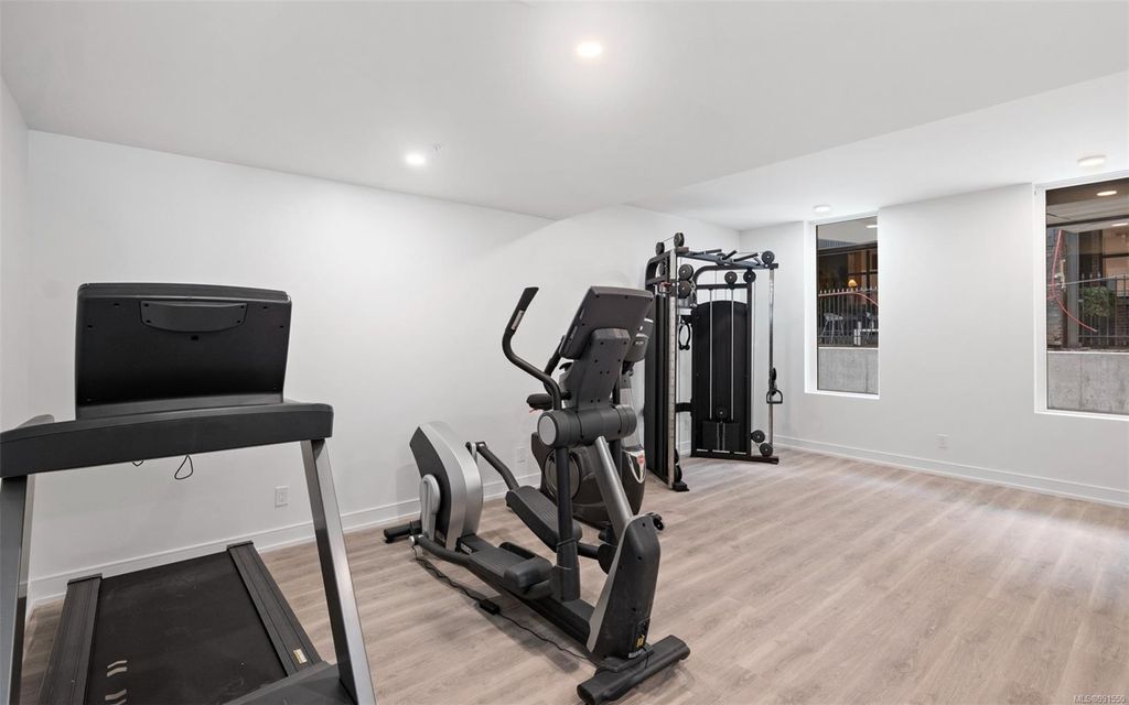 listing image 16049972545727456352