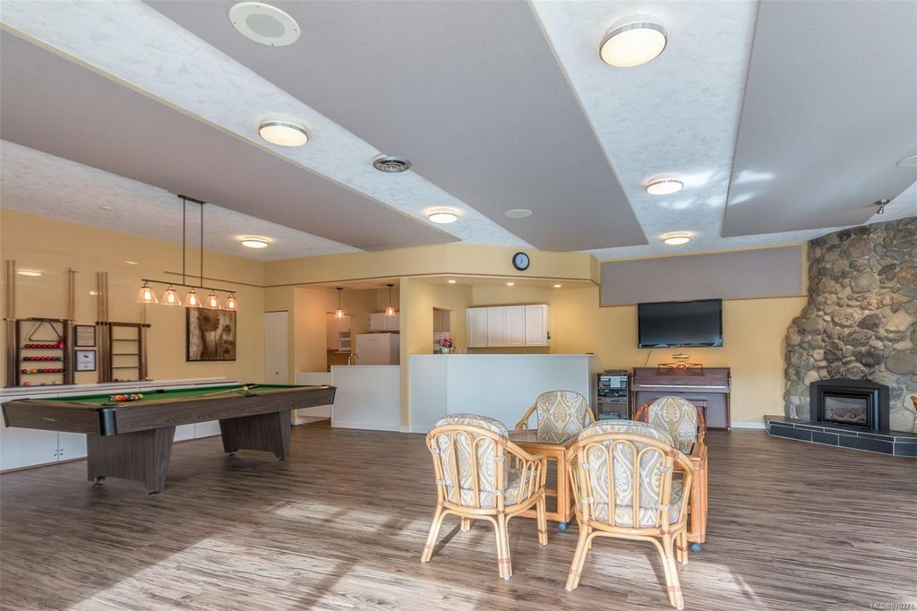 listing image 16049825278682329265