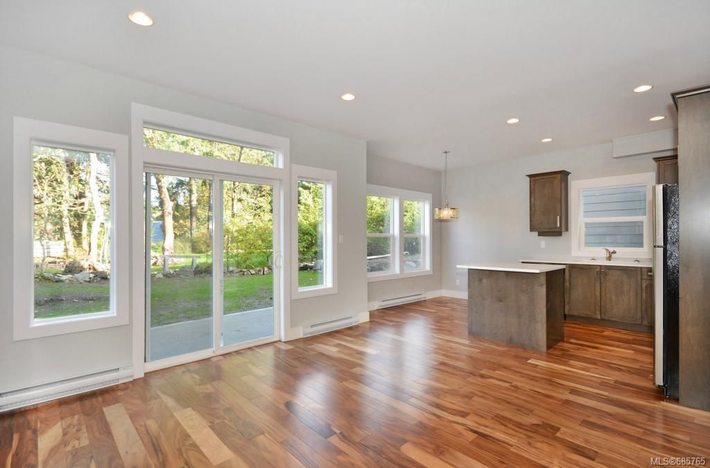 listing image 16047034206831358552