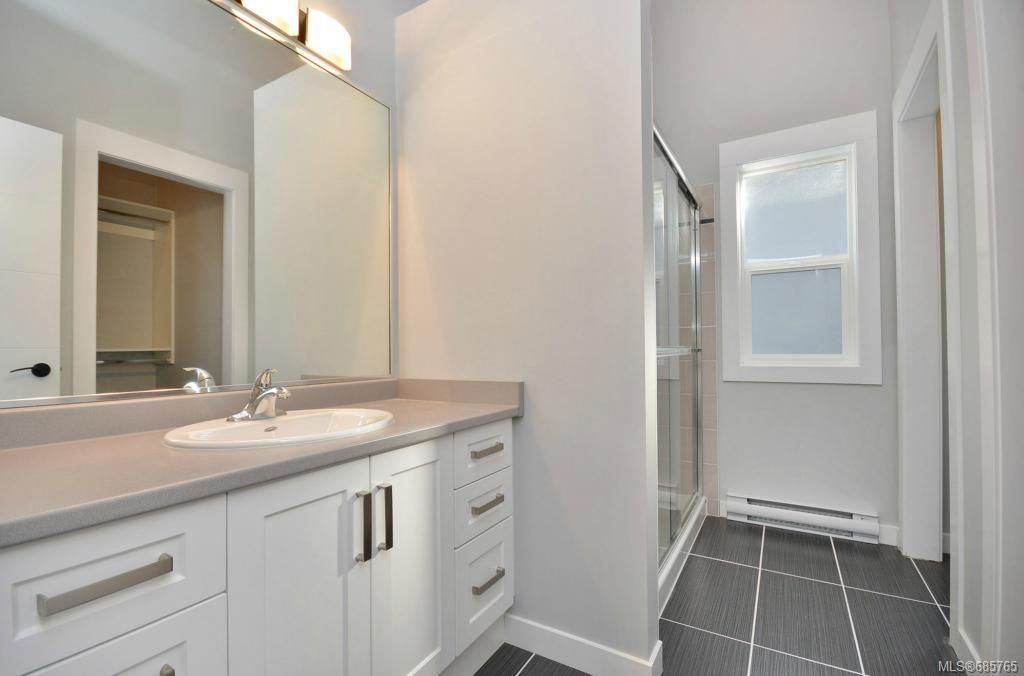 listing image 16041031291388048602
