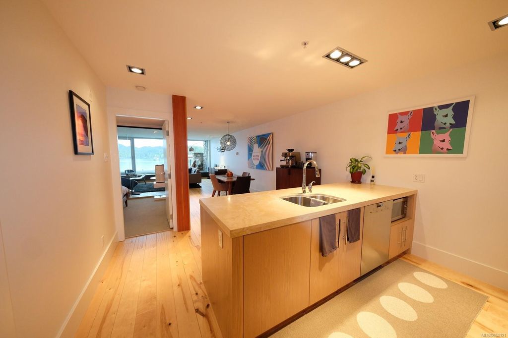 listing image 16045939940351198371