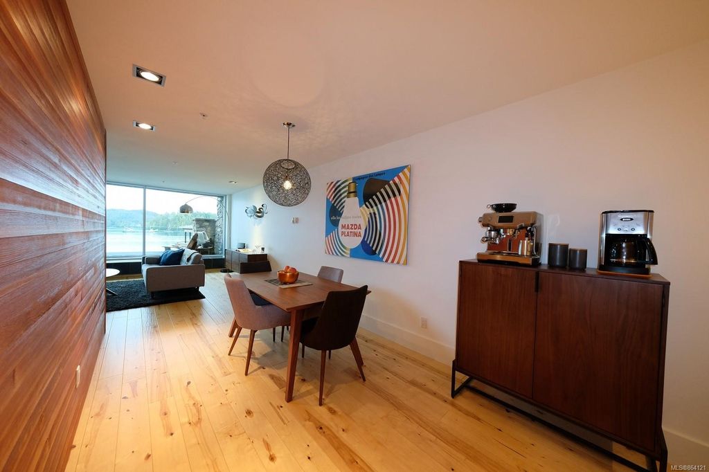 listing image 16047006661529242488