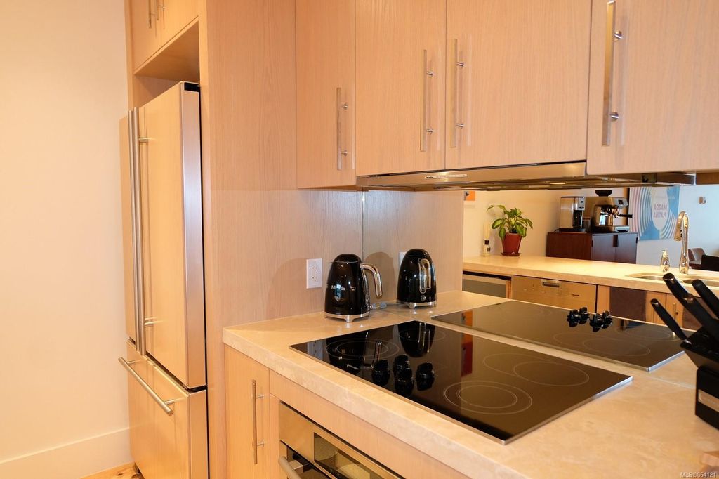 listing image 16048441303330395287