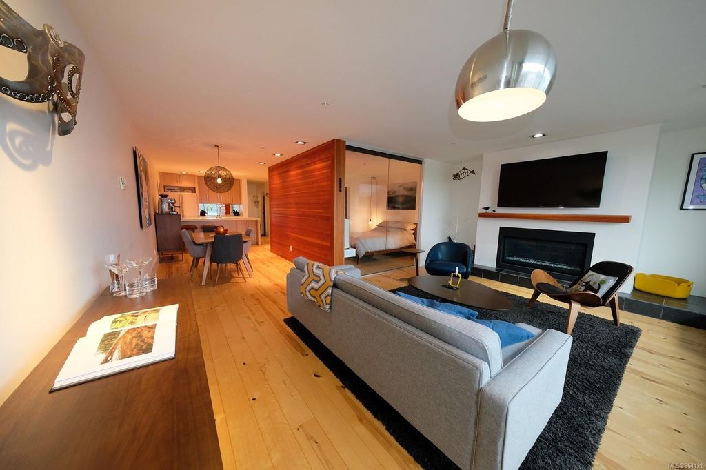 listing image 16049857754716252582