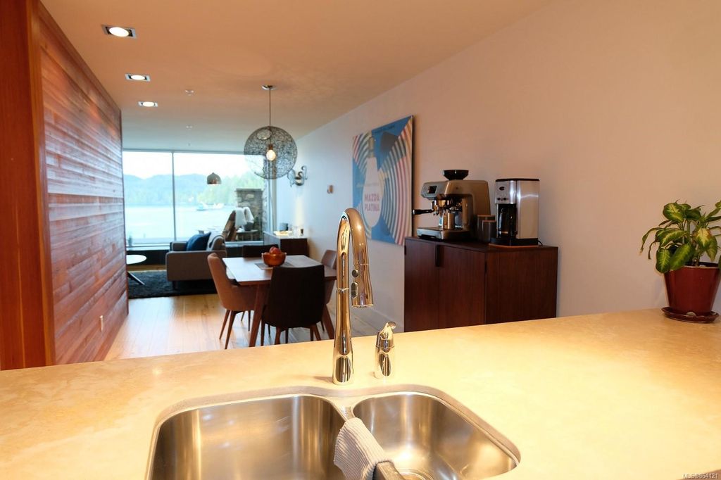 listing image 16043162988009491138