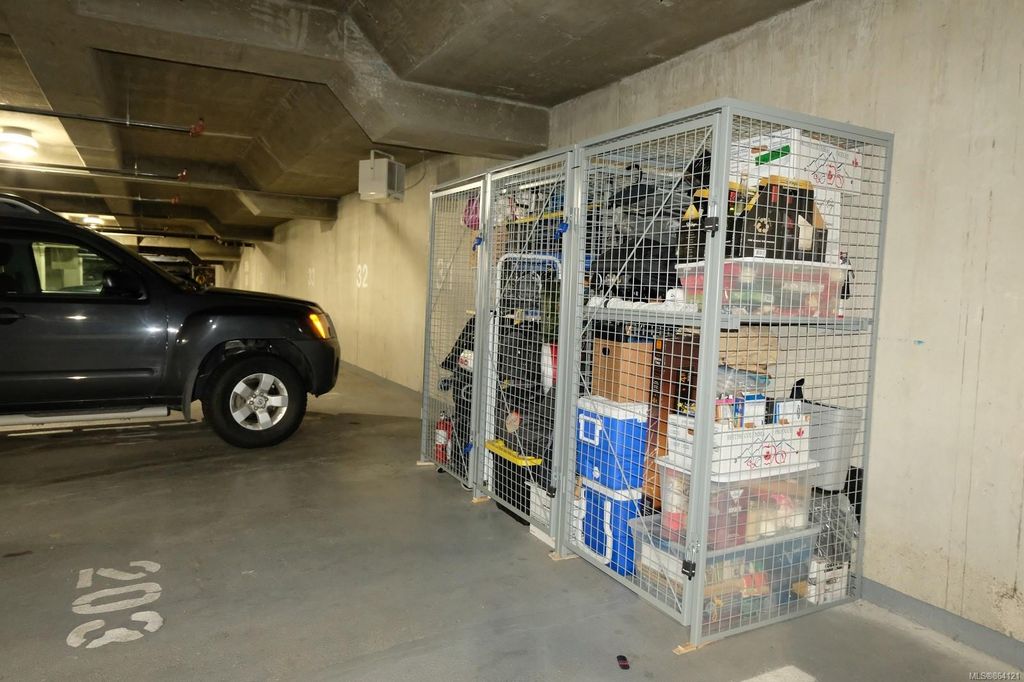 listing image 16042454652196995410