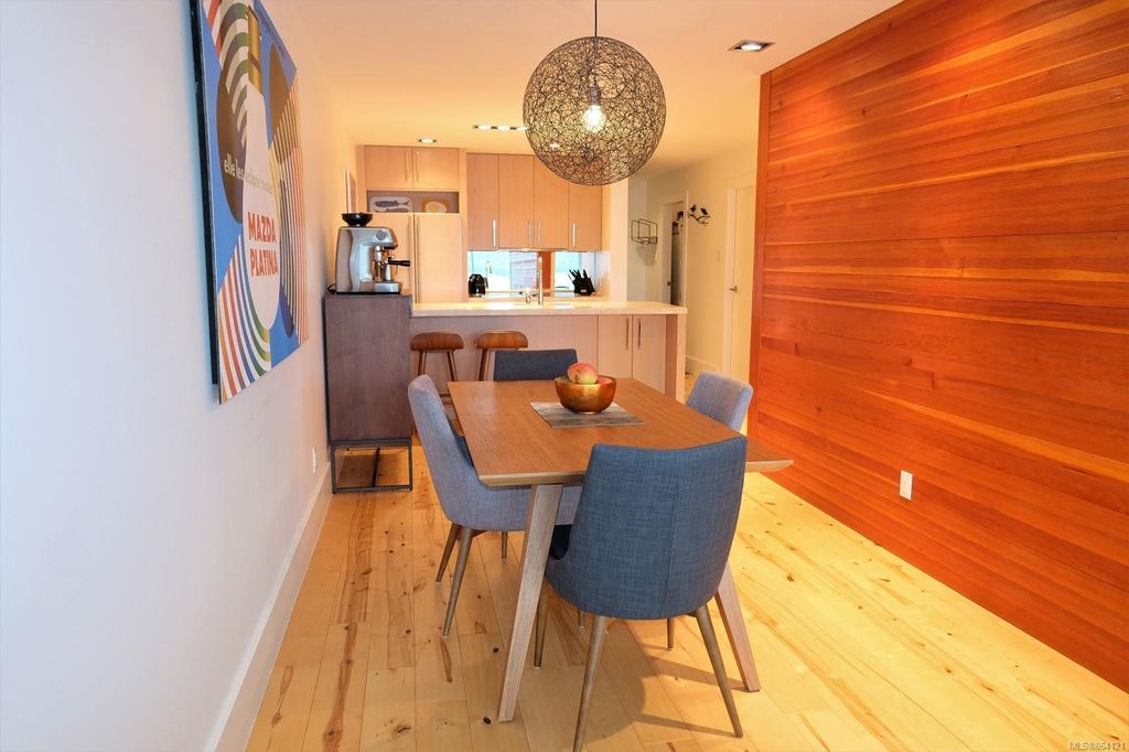 listing image 16041156881427974301