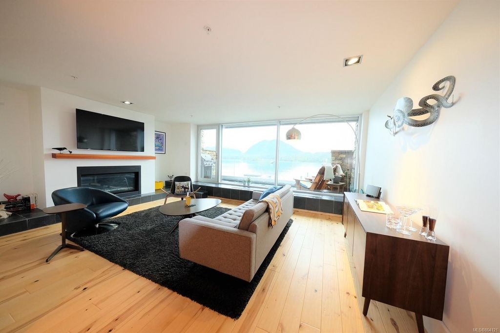 listing image 16041988208125399468