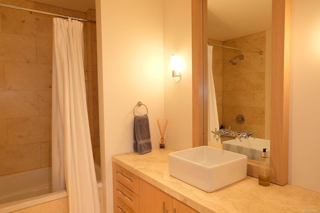 listing image 16047291283686151240