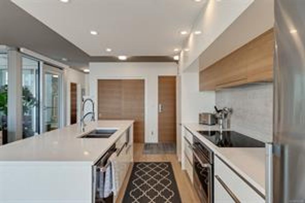 listing image 16041554891244