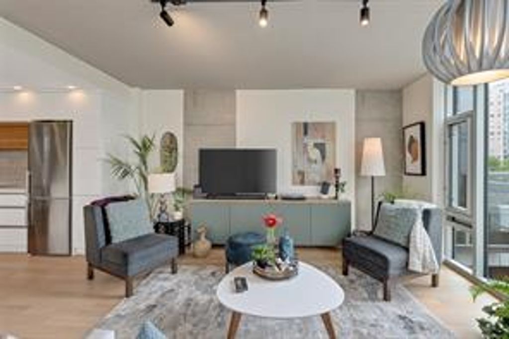 listing image 16042549856841