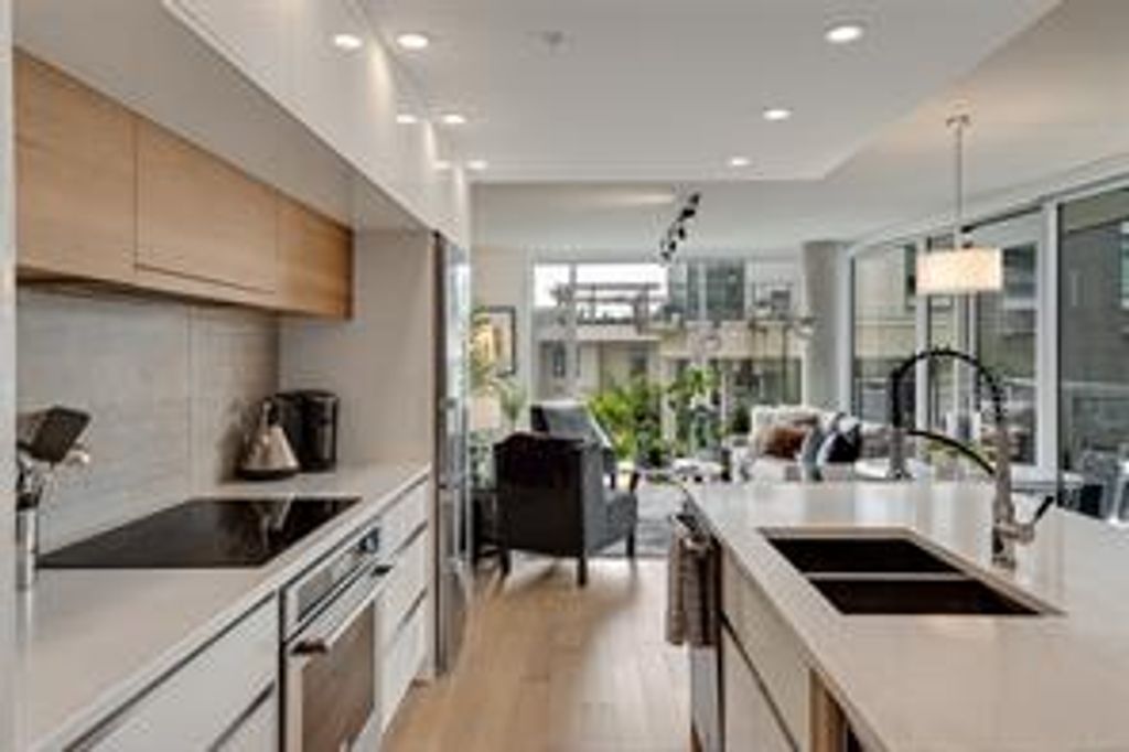 listing image 16041576463055