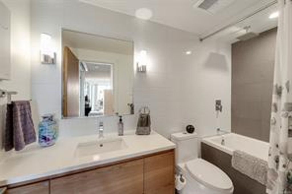 listing image 16043114172003