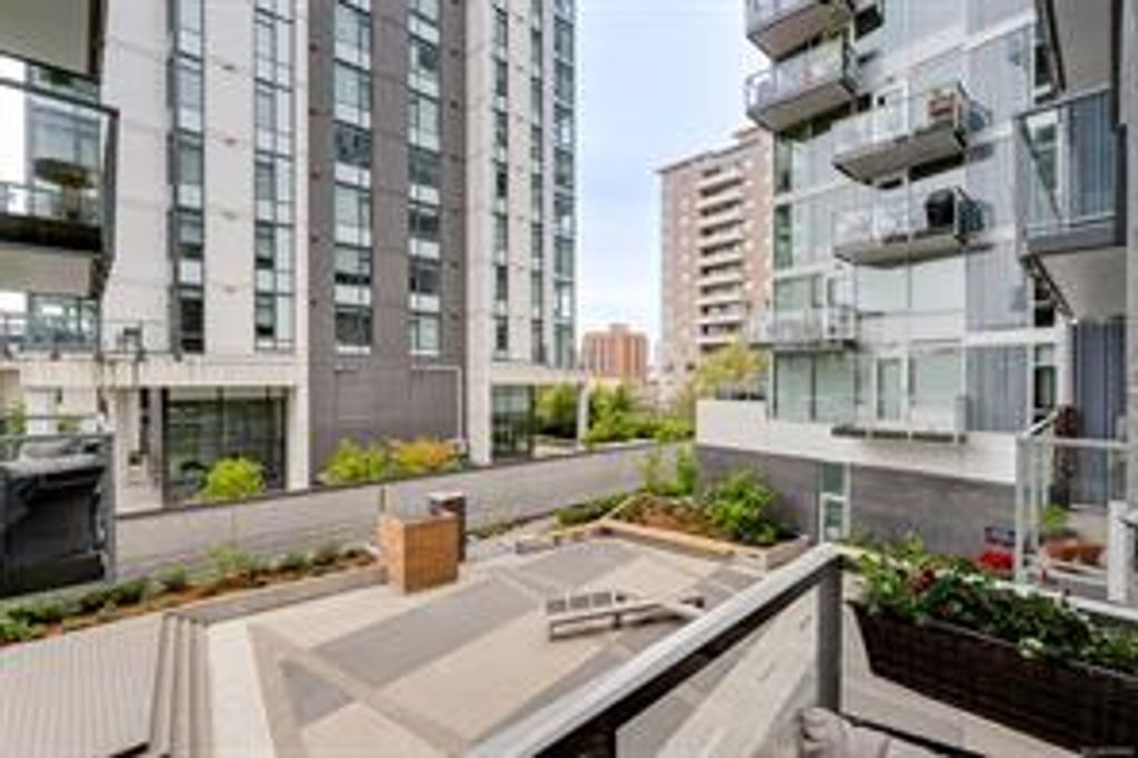 listing image 16042288812154