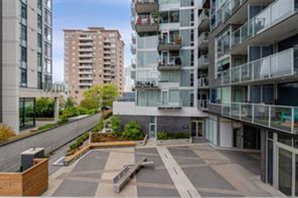 listing image 16042599619556