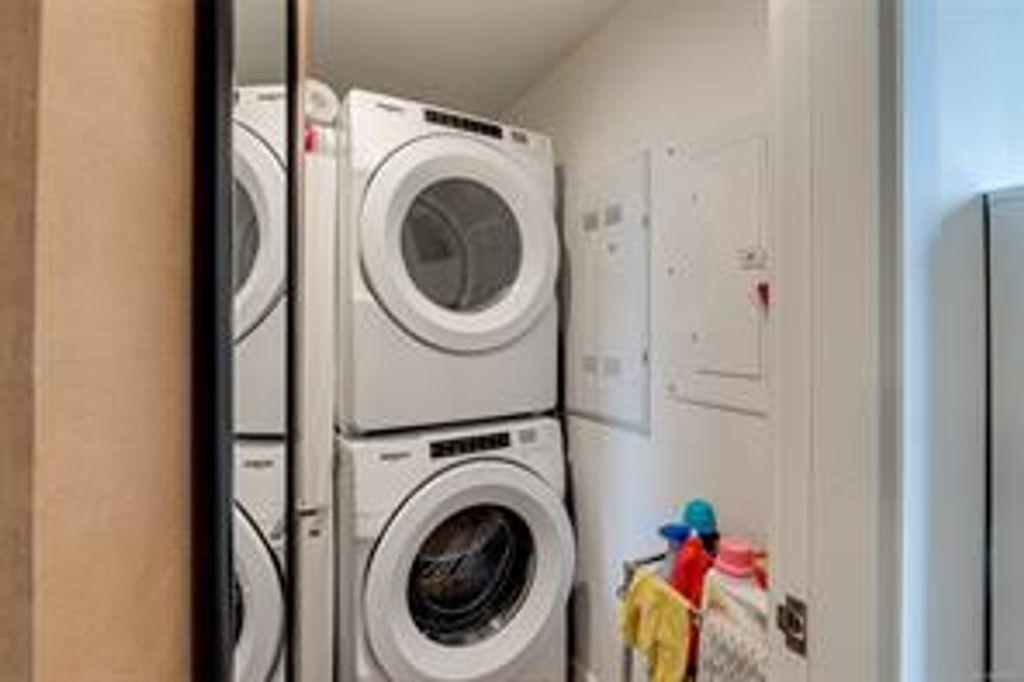 listing image 16041925711302