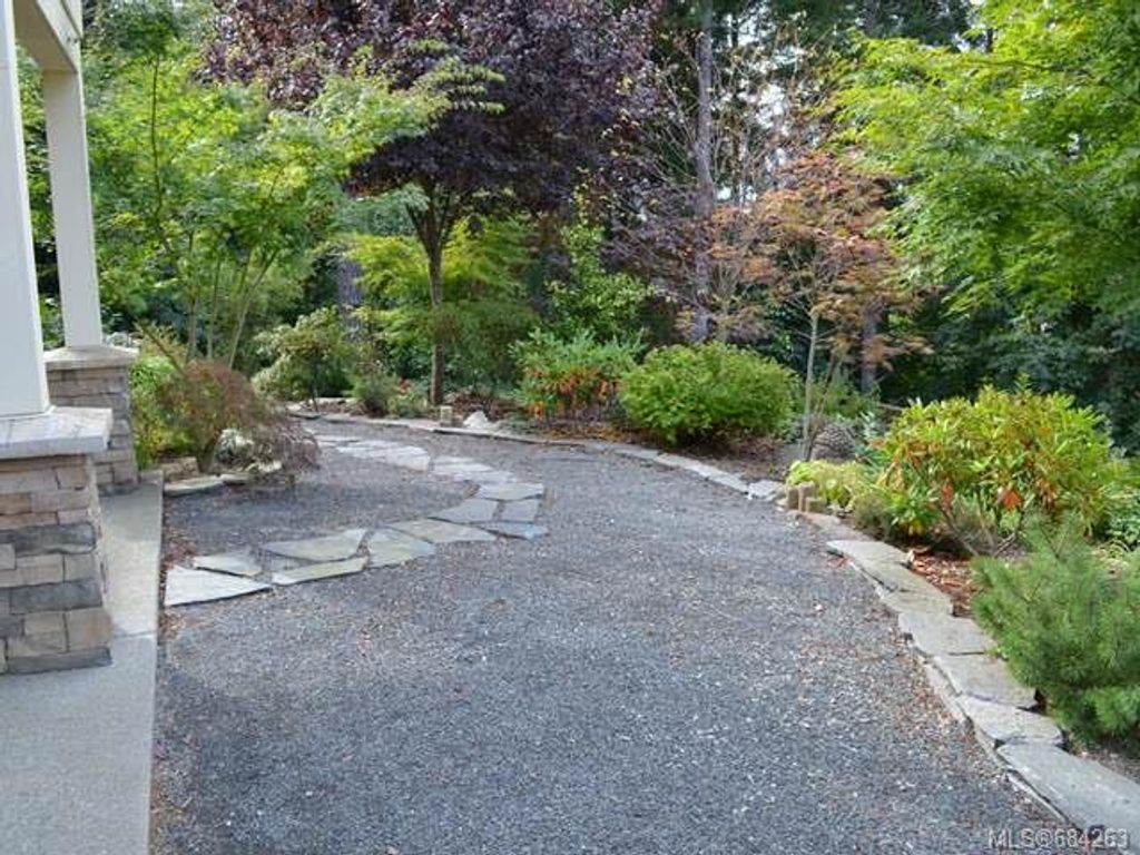 listing image 16042340482936772563