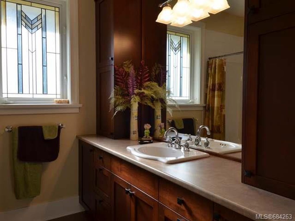 listing image 16043124475752447161