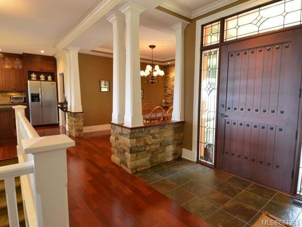 listing image 16040080599368687570