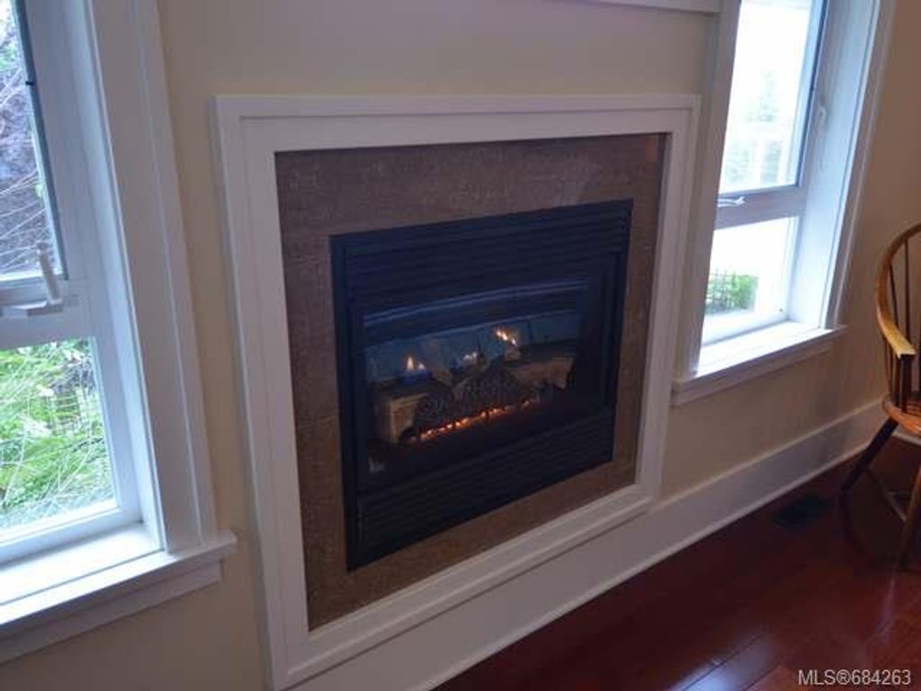 listing image 16048914943101656220