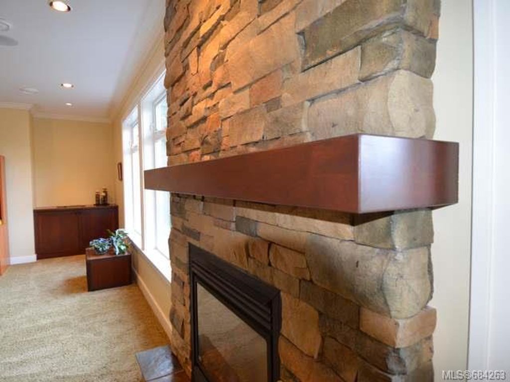 listing image 16046695650575350442