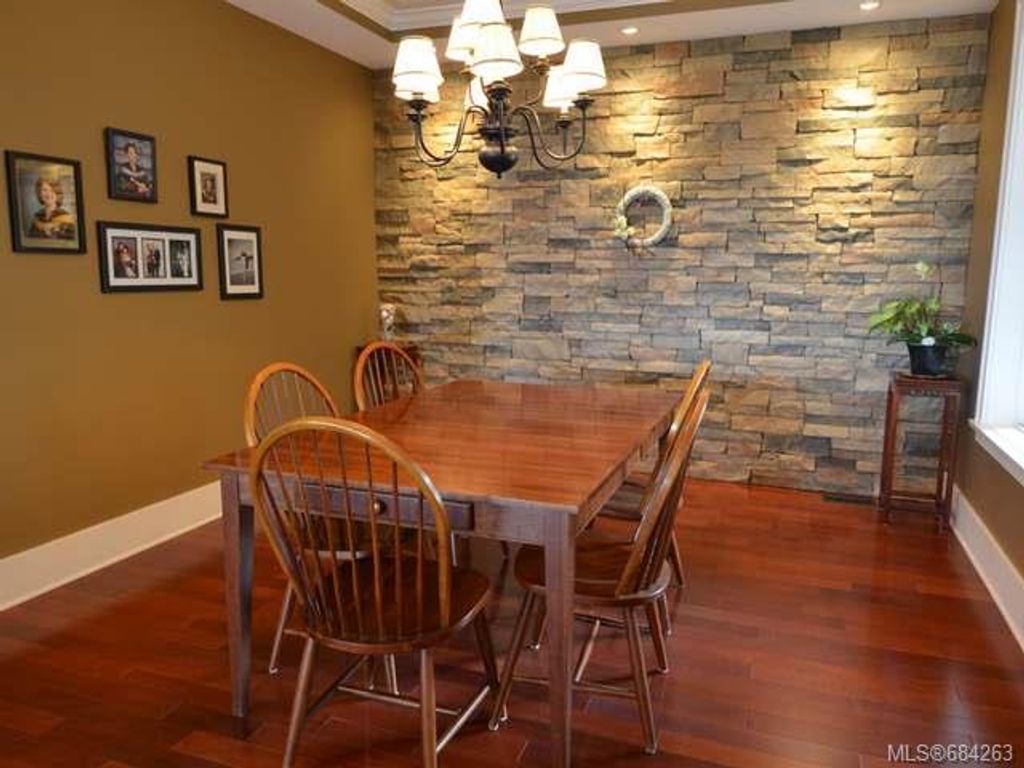 listing image 16046110001610290736