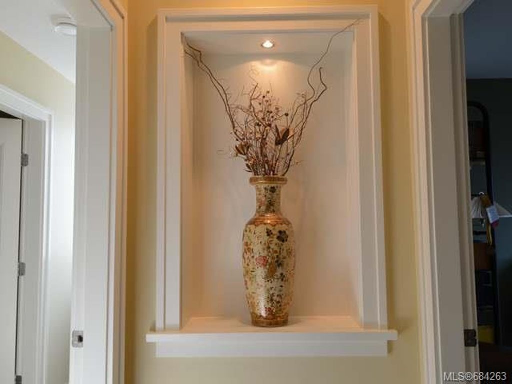 listing image 16044517254152513834