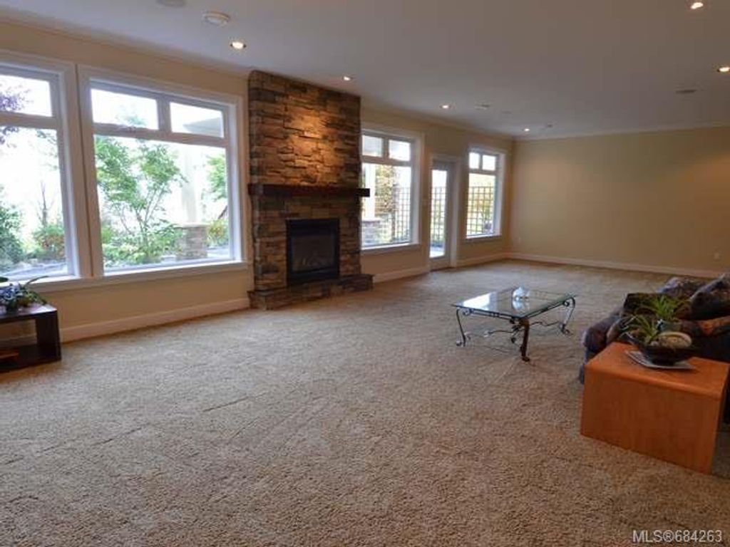 listing image 16044336195684163847