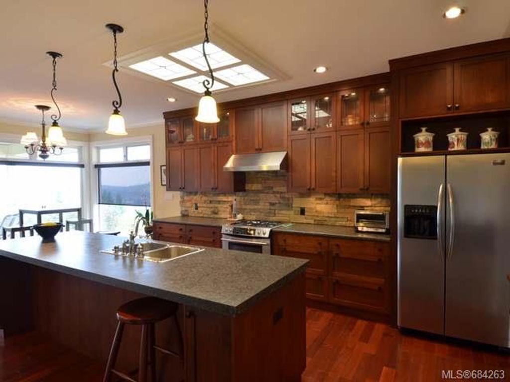 listing image 16043157147544171170