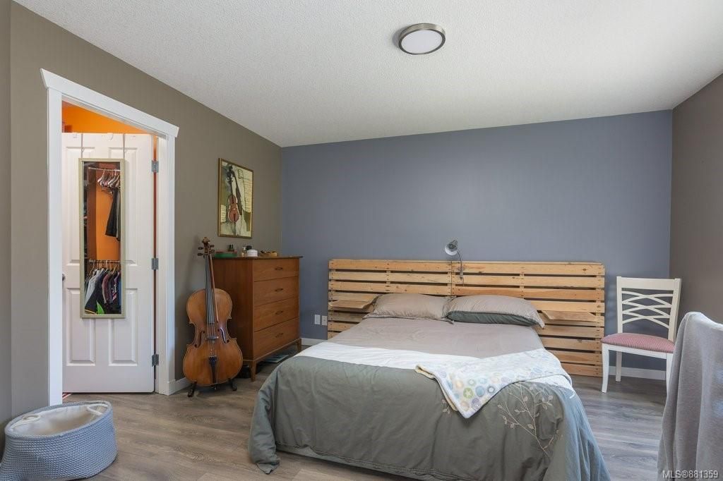 listing image 16044811694135406043