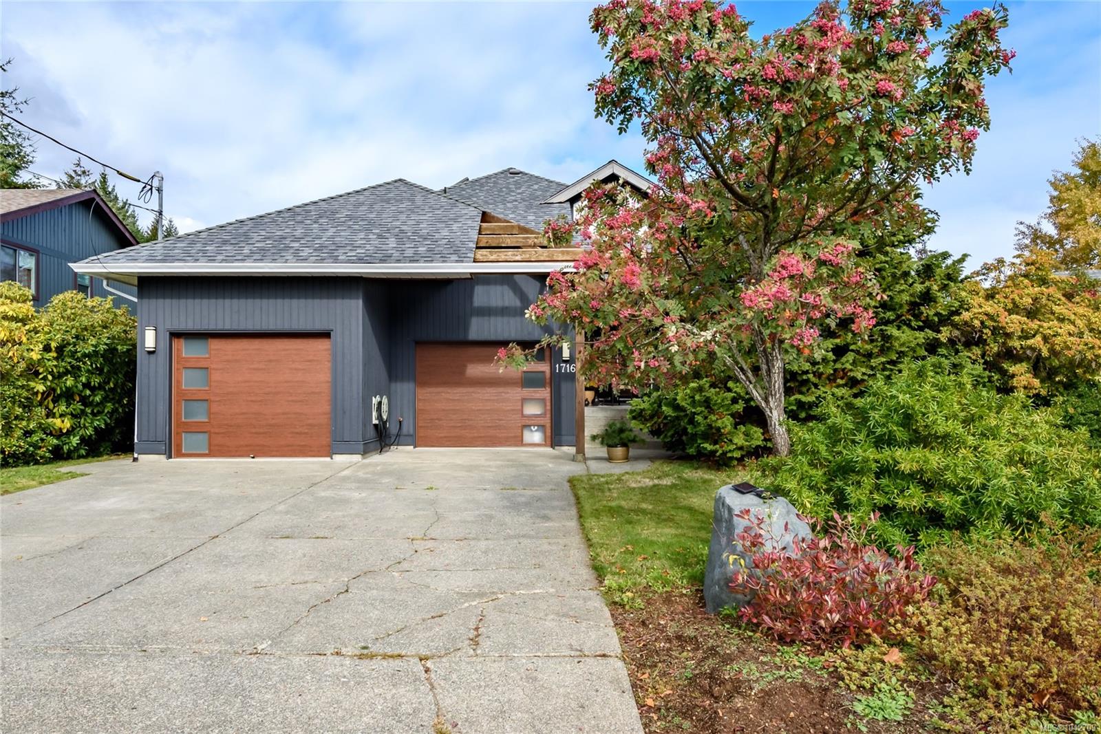 1716 Tofino Pl