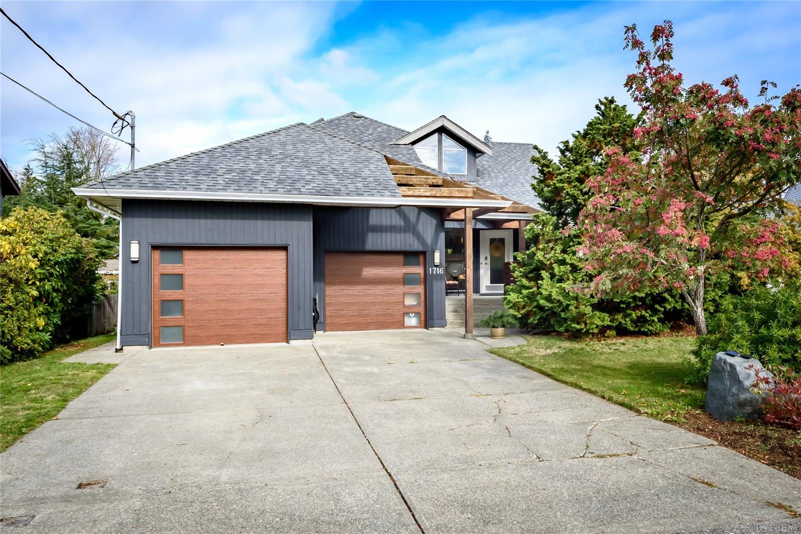 1716 Tofino Pl