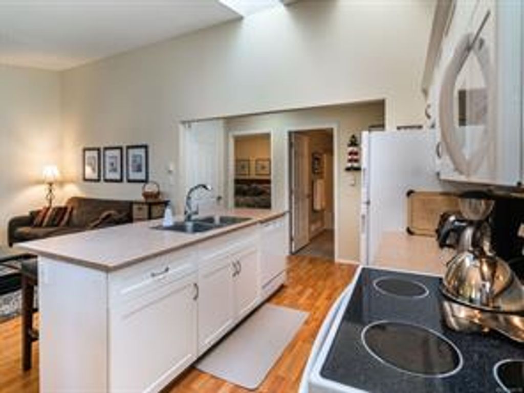 listing image 16043796506445334444