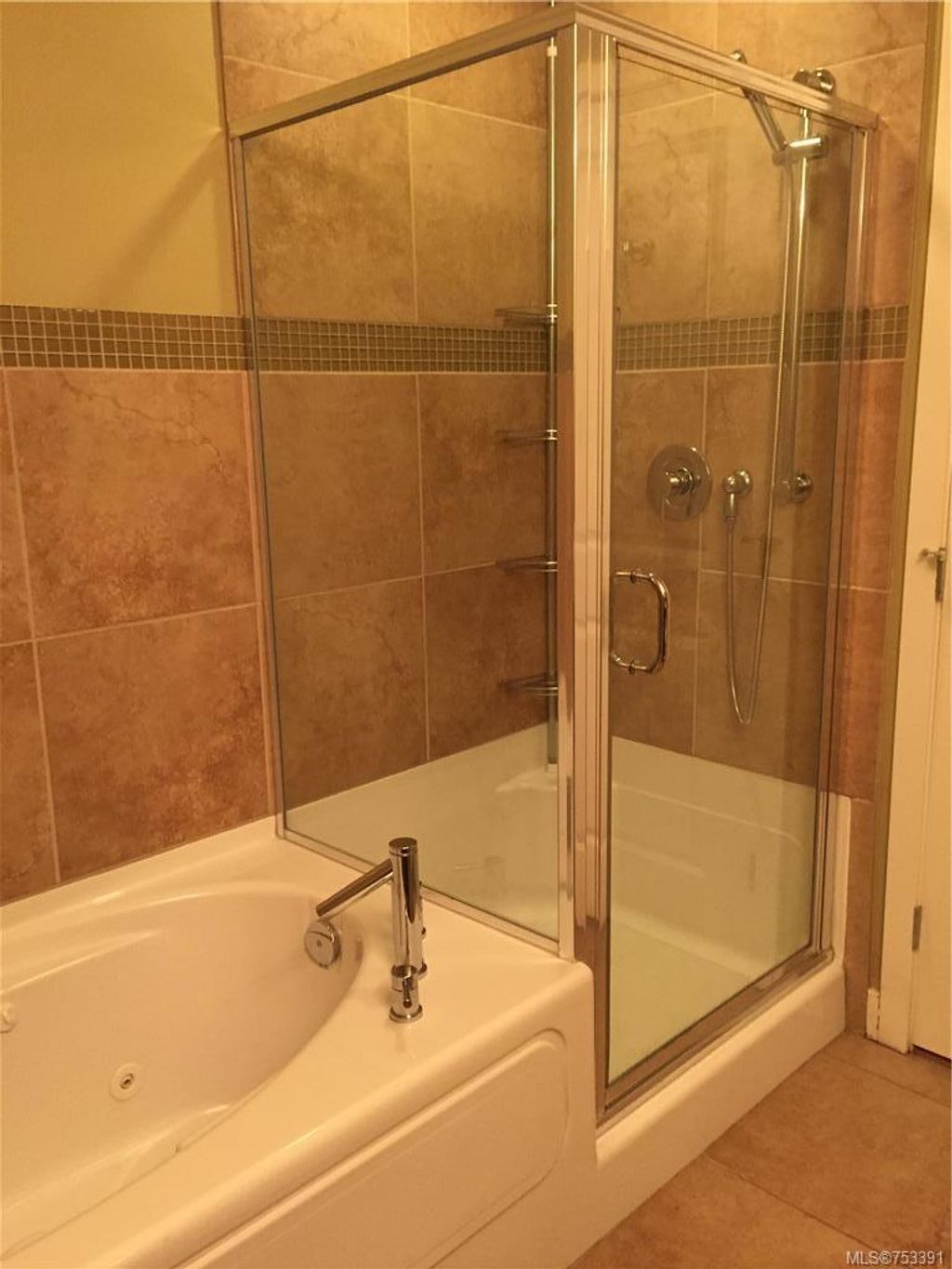 listing image 16040156460389712017