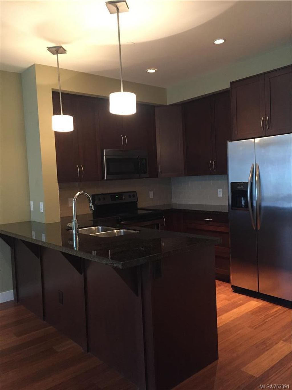 listing image 16045485994940701069