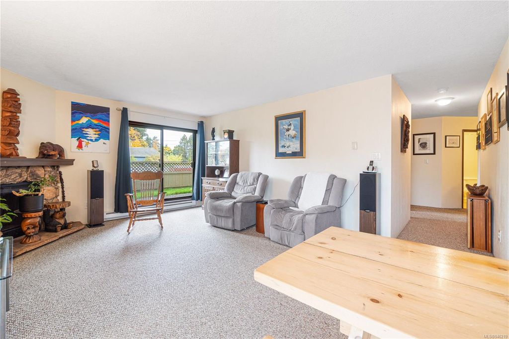 listing image 16044859392121427972