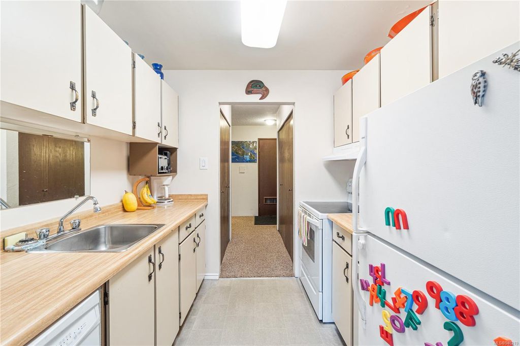 listing image 16046088056414322775