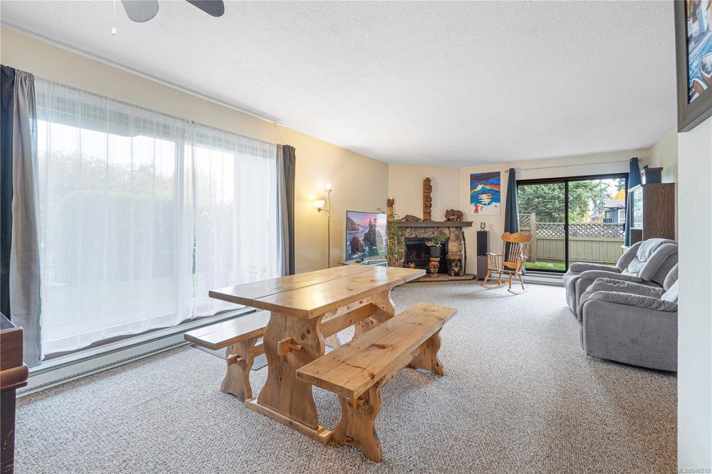 listing image 16044074261333733055