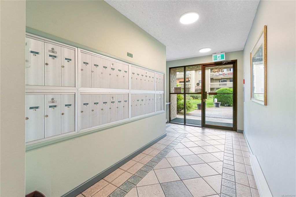listing image 16044198871686391655