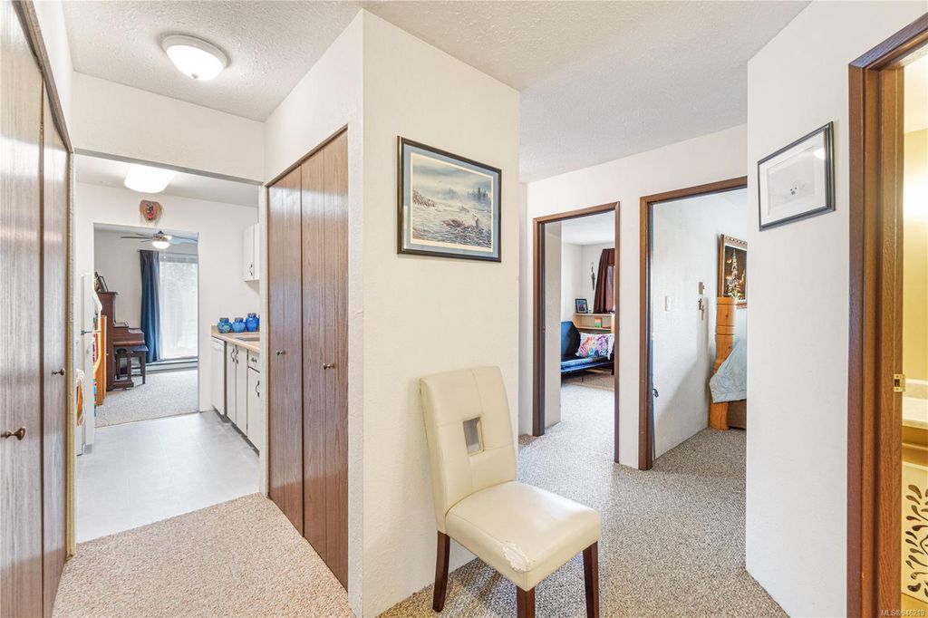 listing image 16048663963082827832
