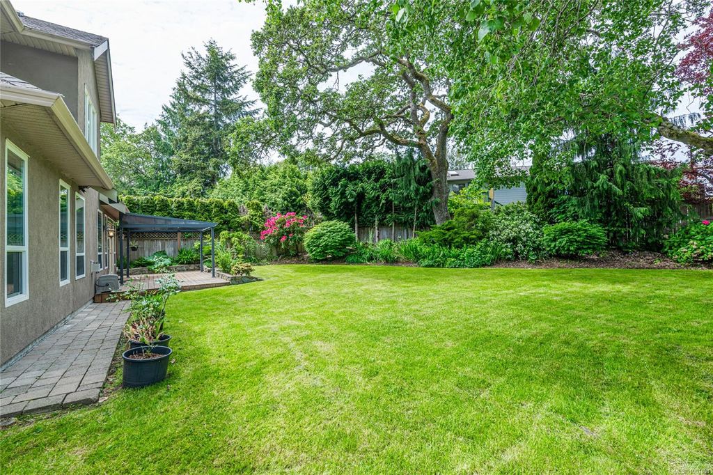 listing image 16049302122804605954