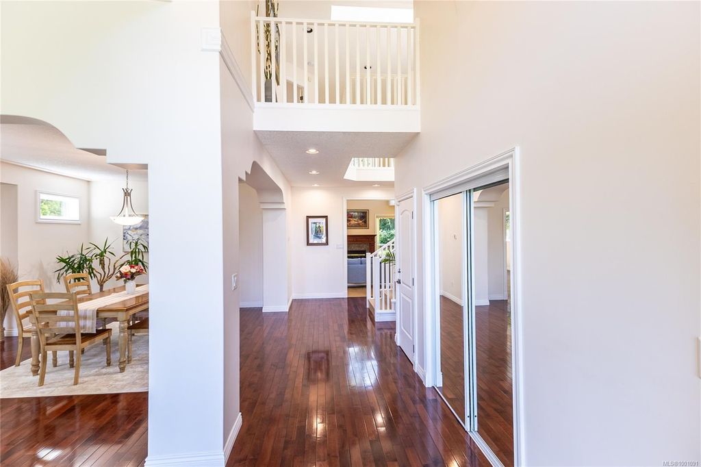 listing image 16049938474352012977