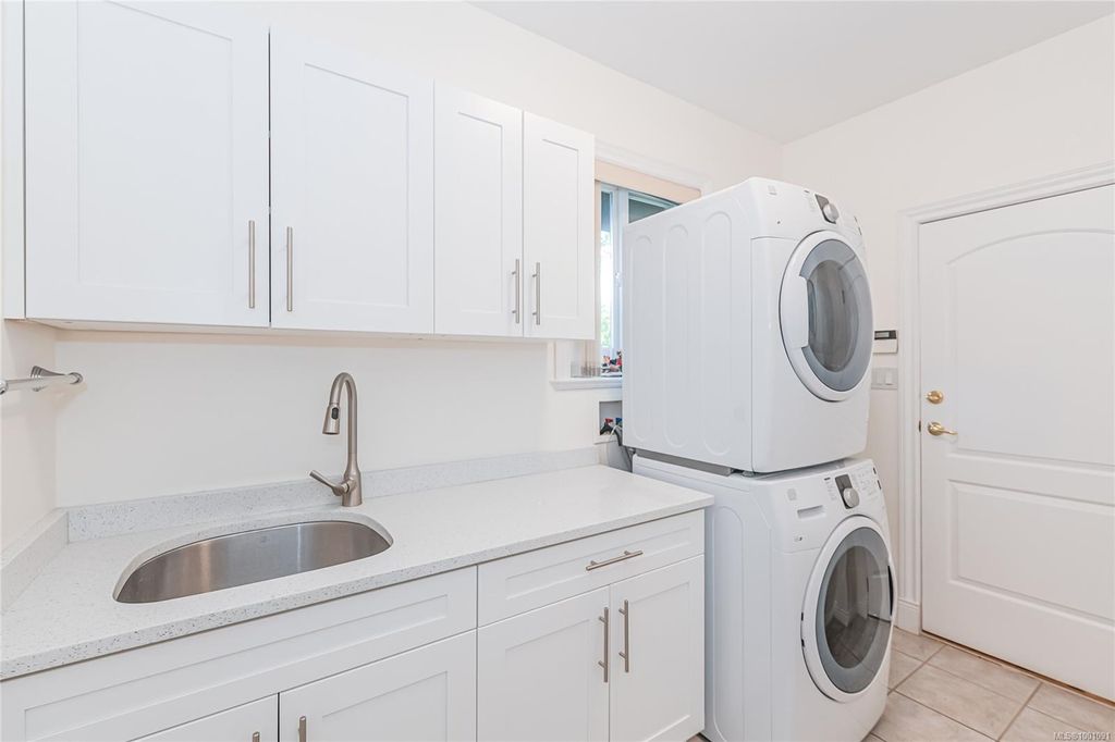 listing image 16042296338582625997