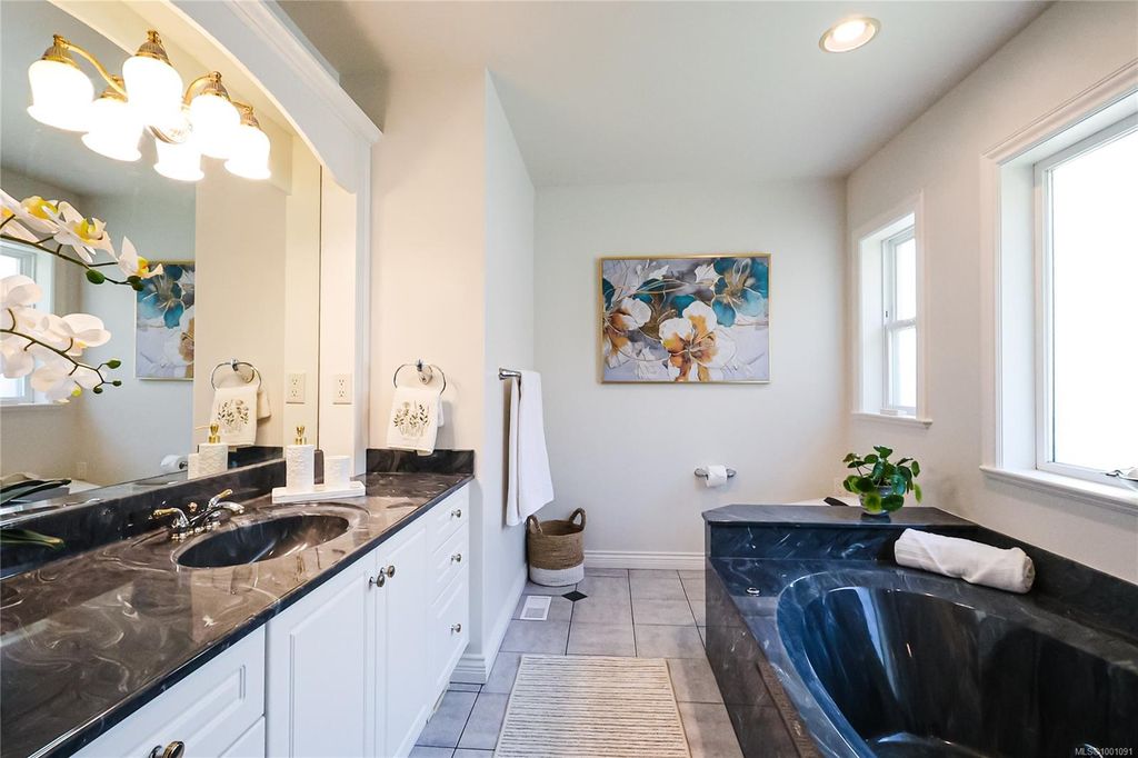 listing image 16043593874015089161