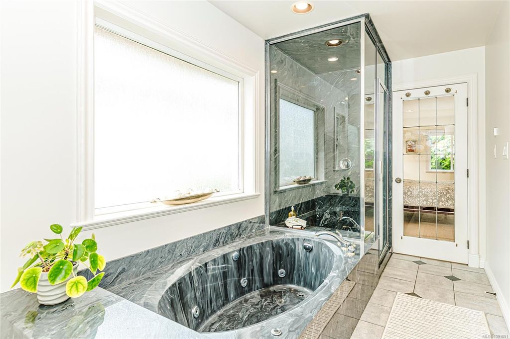 listing image 16044963364242033995