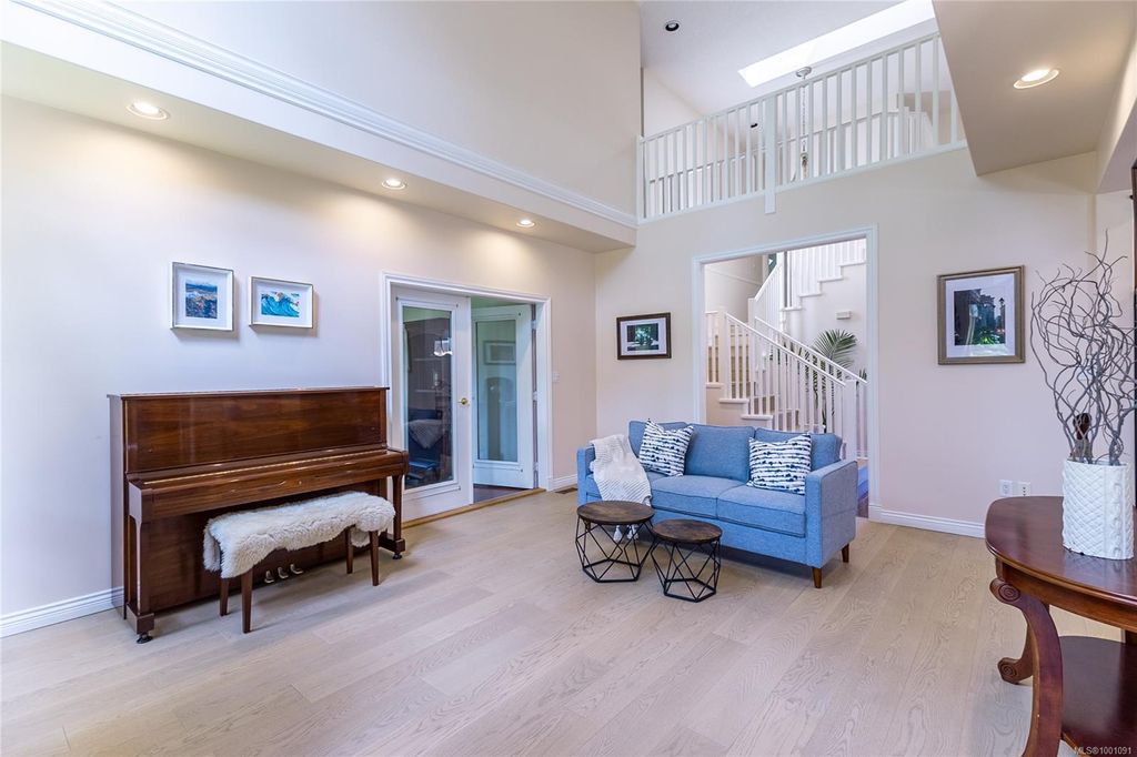 listing image 16049547836524629403