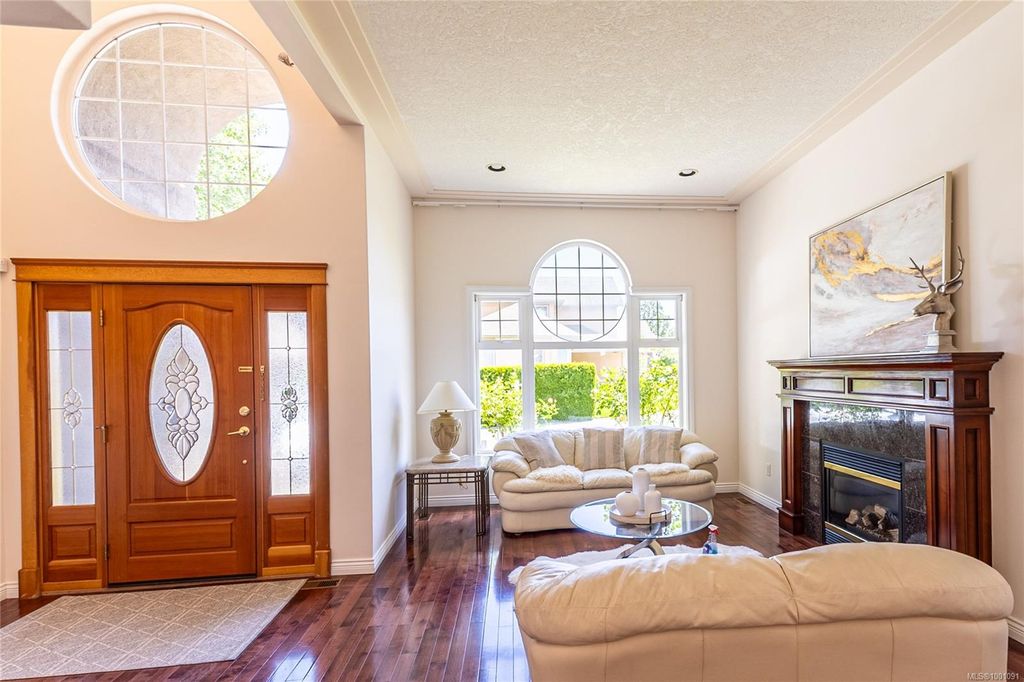 listing image 16049046108745921615