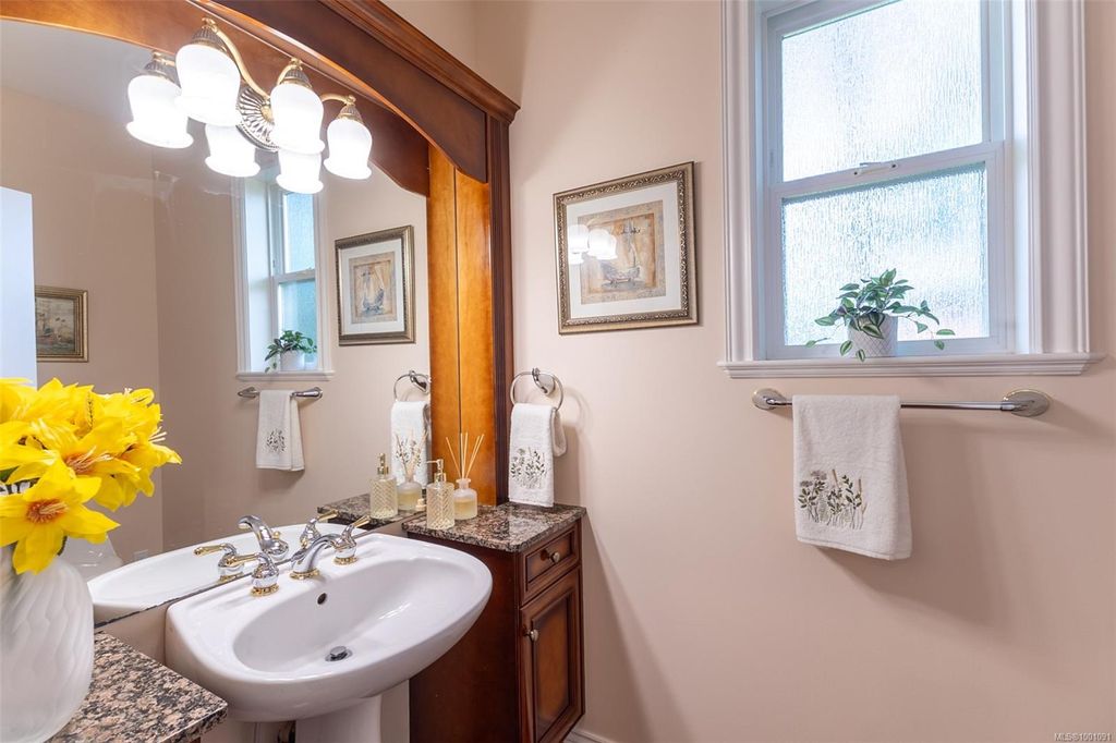 listing image 16041778196516952829